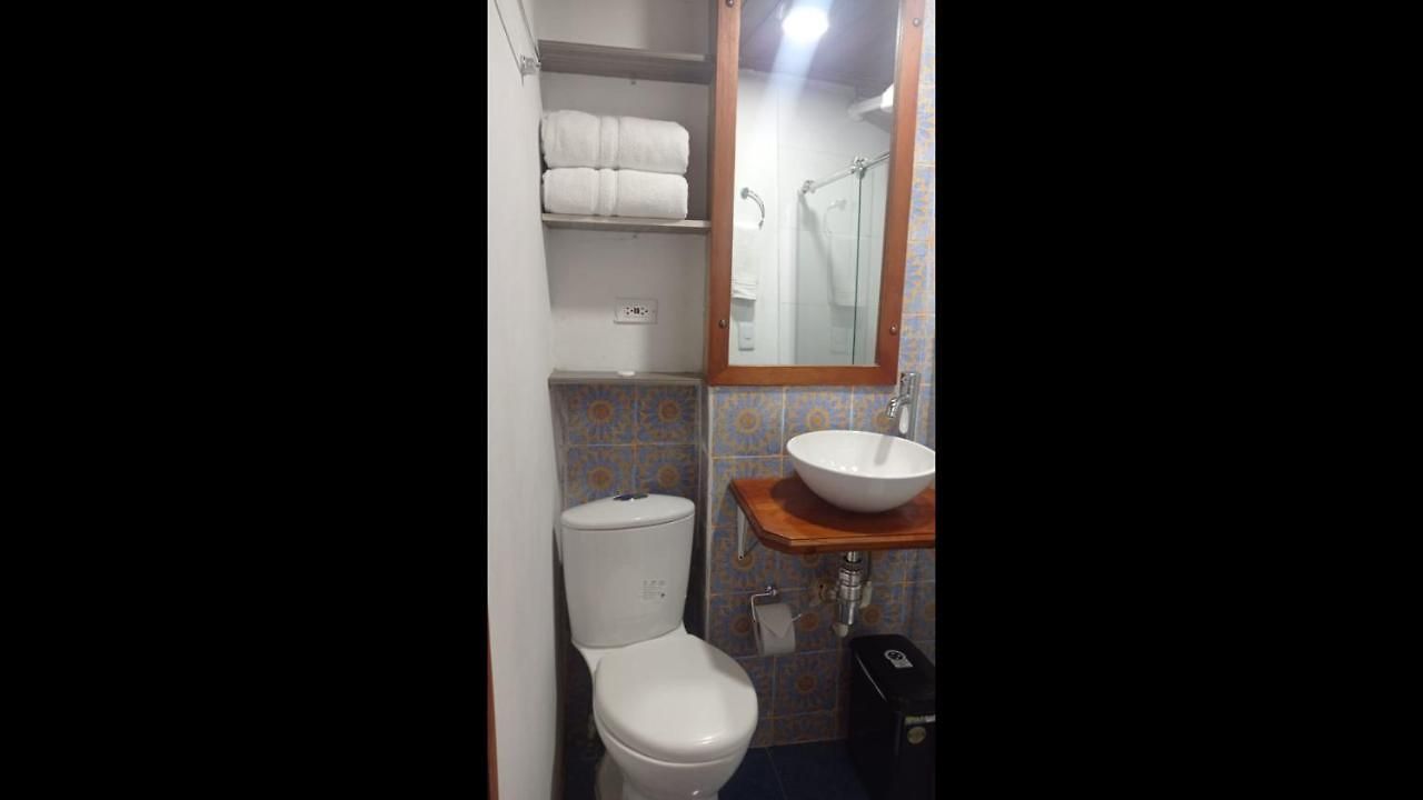 Pensión In Guest - Ca-1 Gethsemane With Breakfast Included And Wifi *